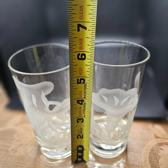 Vintage Etched Drinking Glasses Set of 2 - Picture 9 of 10
